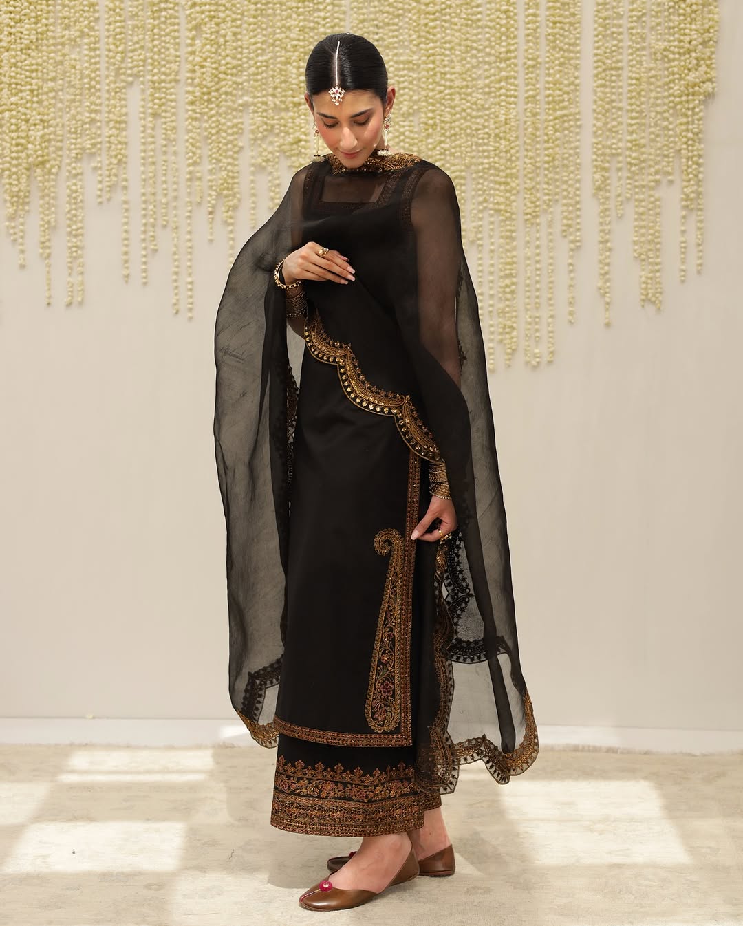 Black Mystique Full Sleeve's Stitched 🪡 Dress
